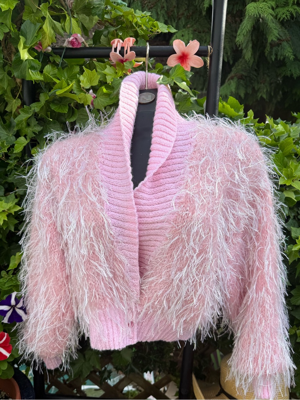 Like 🆕 Feather & tinsel textured Cropped pink Cardigan Jacket excellent conditio - Picture 12 of 12